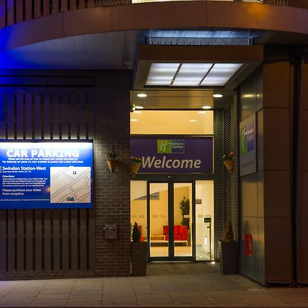 Holiday Inn Express Swindon City Centre By Ihg Kültér fotó